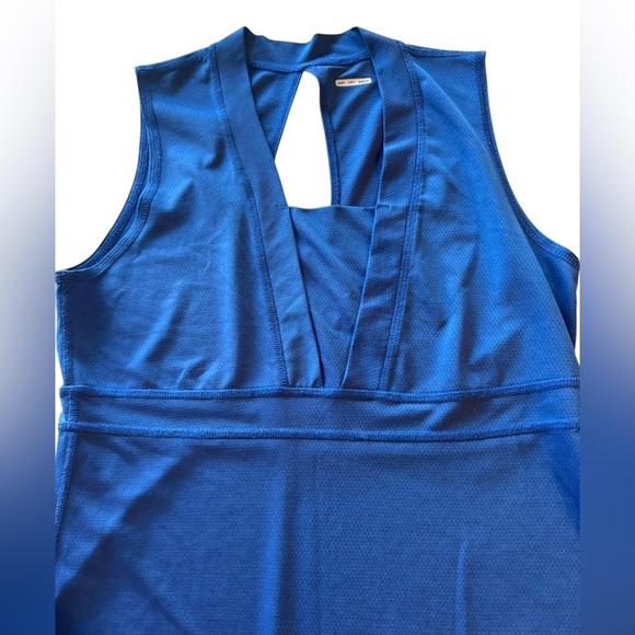 Lululemon Blue Mesh Racerback Tank Top | Built-In Bra | Size 6 0045 - Picture 3 of 8